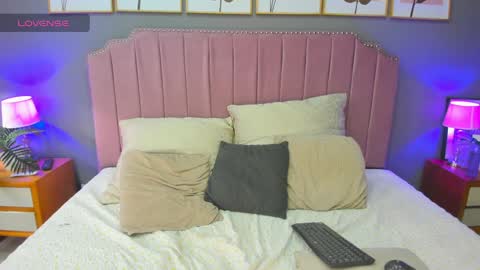 Veronica  online show from 01-09-25, 07:40