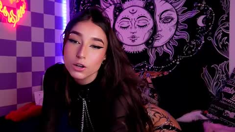 Snapshot of verosmit1 chatting on 03-03-25, 09:05        online show from 03-03-25, 09:05