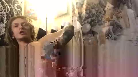 Snapshot of versaceballsack chatting on 12-18-25, 02:34 versaceballsack online show from 12-18-25, 02:34