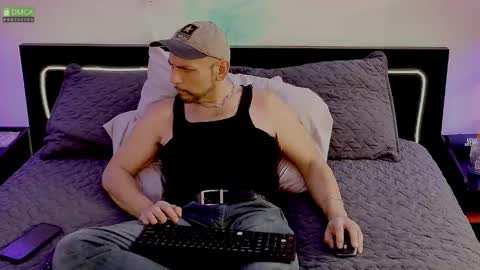 Snapshot of verspig7 chatting on 02-26-25, 09:05 VersPig7 online show from 02-26-25, 09:05