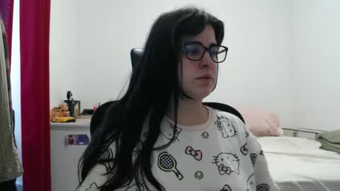 Snapshot of veruca99 chatting on 05-11-26, 01:06 veruca99 online show from 05-11-26, 01:06