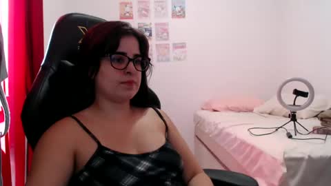 Snapshot of veruca99 chatting on 07-01-26, 07:35 veruca99 online show from 07-01-26, 07:35