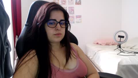 Snapshot of veruca99 chatting on 07-13-26, 01:03 veruca99 online show from 07-13-26, 01:03