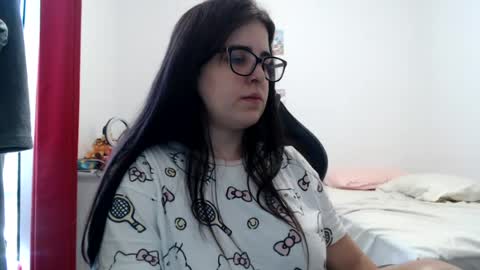 Snapshot of veruca99 chatting on 07-24-26, 12:47 veruca99 online show from 07-24-26, 12:47