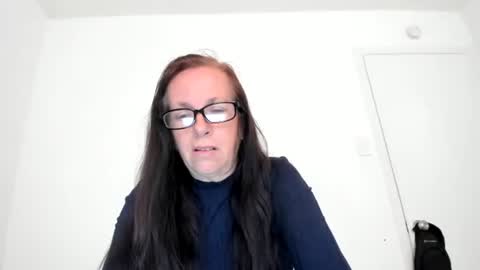 verysassypeachgoddess online show from 05-17-26, 12:45
