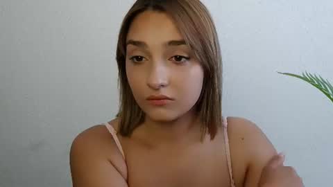Snapshot of veryveryshygirl chatting on 07-13-26, 11:02 Ana online show from 07-13-26, 11:02