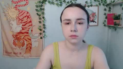Snapshot of veryveryvery_shy chatting on 07-10-26, 05:56 veryveryvery_shy online show from 07-10-26, 05:56