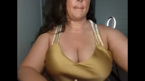 Snapshot of vestavetiver chatting on 06-01-26, 09:16 Vesta online show from 06-01-26, 09:16