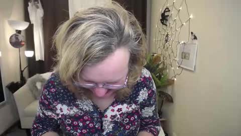 vestawoody online show from 10-31-25, 07:09