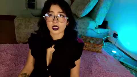 Snapshot of vi_anayaa chatting on 08-05-26, 04:10 Victoria online show from 08-05-26, 04:10