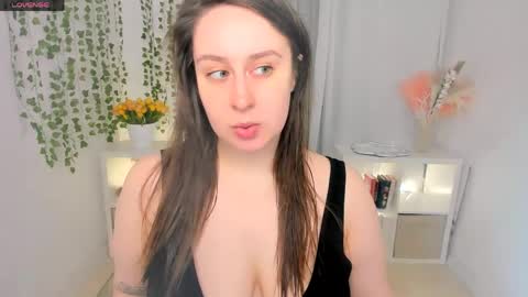 Camilla online show from 05-29-26, 08:12
