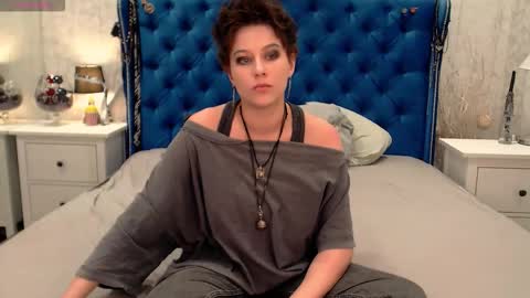 Snapshot of via_mayer chatting on 02-14-26, 02:08 Via online show from 02-14-26, 02:08