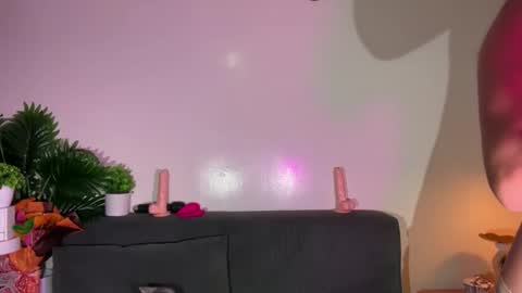 via_olala online show from 11-19-25, 06:41