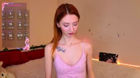 Snapshot of viaress chatting on 12-18-25, 02:12 VIARESS online show from 12-18-25, 02:12