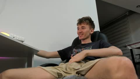 Snapshot of vibemygirl chatting on 12-17-24, 04:43 vibemygirl online show from 12-17-24, 04:43