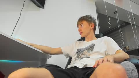 Snapshot of vibemygirl chatting on 02-06-25, 01:10 vibemygirl online show from 02-06-25, 01:10