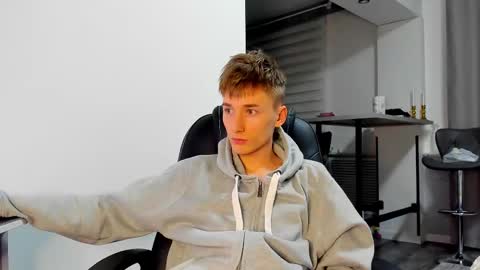 Snapshot of vibemygirl chatting on 03-05-25, 04:13 vibemygirl online show from 03-05-25, 04:13