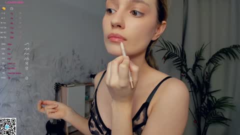 Snapshot of vibes_of_joy chatting on 01-11-25, 08:10 Mikky online show from 01-11-25, 08:10