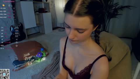 Snapshot of vibes_of_joy chatting on 01-13-25, 11:38 Mikky online show from 01-13-25, 11:38