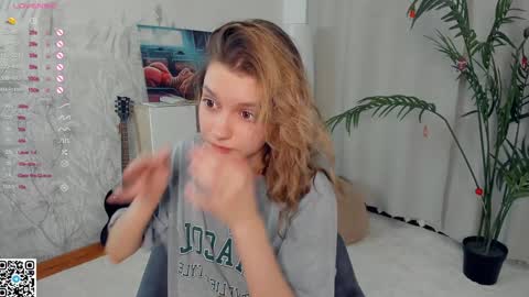 Snapshot of vibes_of_joy chatting on 01-15-25, 02:17 Mikky online show from 01-15-25, 02:17