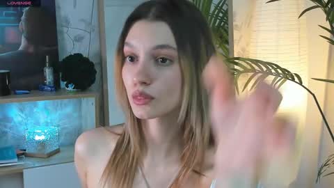 Snapshot of vibes_of_joy chatting on 03-06-25, 02:51 Mikky online show from 03-06-25, 02:51