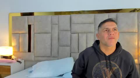 Snapshot of vicesweet chatting on 02-06-26, 04:06 antonia y andrew online show from 02-06-26, 04:06