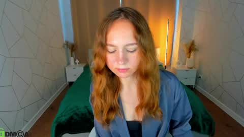 Snapshot of vicki_milles chatting on 06-10-26, 12:55 vicki_milles online show from 06-10-26, 12:55