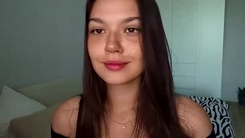 Snapshot of vicki_queen chatting on 06-26-26, 05:12 Lina online show from 06-26-26, 05:12