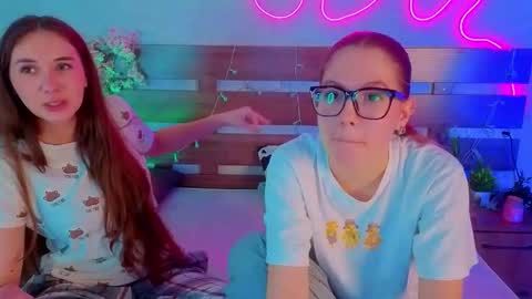 Stacy  Charlotte Lolaon keyboard online show from 12-15-25, 12:42