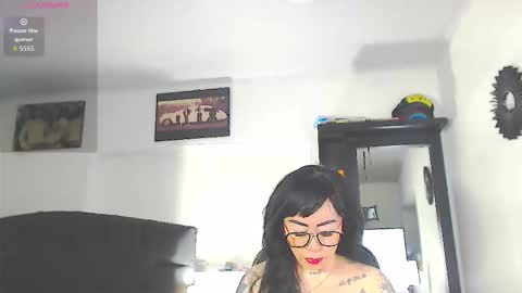 Vicky  online show from 12-04-25, 10:57