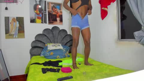 vicky manuela online show from 02-15-26, 03:47