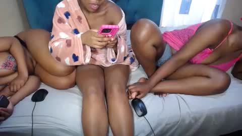 vickyblissx online show from 10-24-25, 05:15