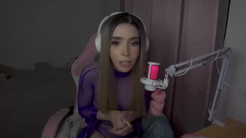 Snapshot of vickydoll28 chatting on 01-05-25, 03:32 vickydoll28 online show from 01-05-25, 03:32