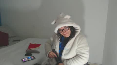 Snapshot of vickyjuice1 chatting on 12-20-24, 08:49 vickyjuice1 online show from 12-20-24, 08:49