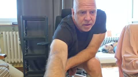 Snapshot of vicretro74 chatting on 07-27-26, 05:20 Vic online show from 07-27-26, 05:20