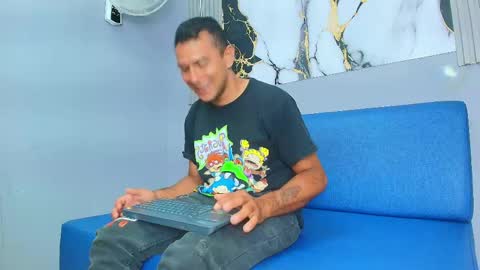 Snapshot of victor_guns chatting on 05-25-26, 09:43 Victor online show from 05-25-26, 09:43