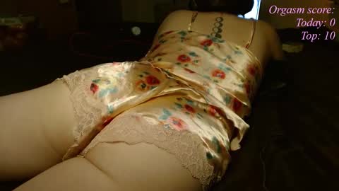 Victoria97 online show from 11-10-25, 04:39