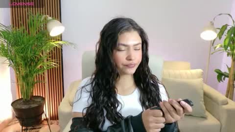 Snapshot of victoria___moon chatting on 02-23-26, 01:08 victoria online show from 02-23-26, 01:08