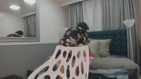 Victoria  grey  online show from 03-25-26, 08:26