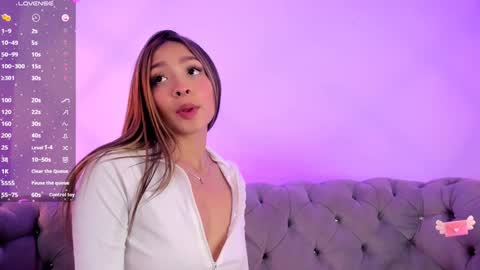 Snapshot of victoria_adams14 chatting on 01-23-25, 06:14 Victoria for you online show from 01-23-25, 06:14