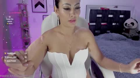 Victoria Castillo online show from 01-16-26, 10:03