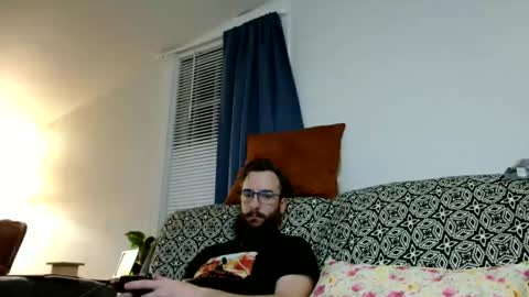 Victoria and Erian online show from 01-12-25, 01:32