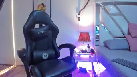 Victoria  online show from 02-04-26, 03:45