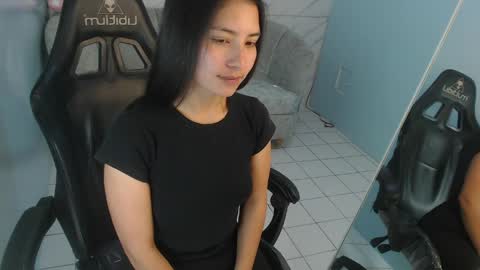 Snapshot of victoria_hernandez_t chatting on 06-06-26, 01:27 Victoria online show from 06-06-26, 01:27