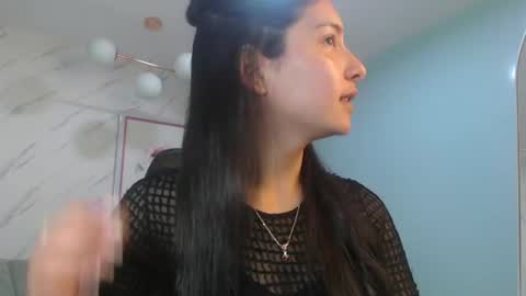 Snapshot of victoria_hernandez_t chatting on 06-19-26, 01:15 Victoria online show from 06-19-26, 01:15