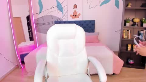 Snapshot of victoria_jonness chatting on 09-27-25, 07:19 victoria_jonness online show from 09-27-25, 07:19