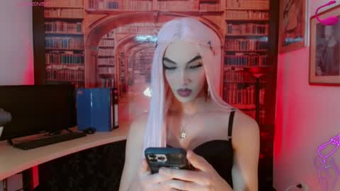 Snapshot of victoria_kastelo chatting on 05-19-26, 04:30 Victoria online show from 05-19-26, 04:30