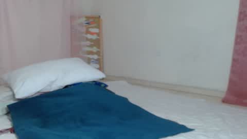 VICKY online show from 12-27-24, 09:43