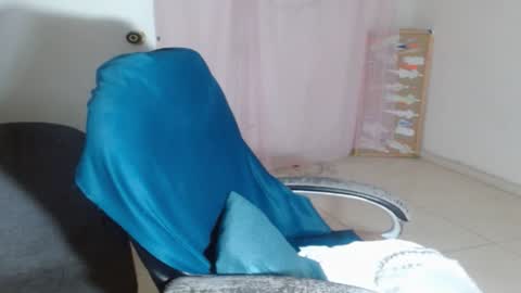 VICKY online show from 01-26-25, 08:45