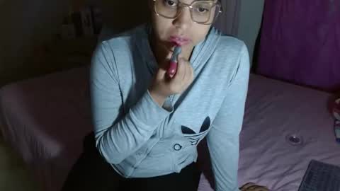 VICKY online show from 05-15-26, 11:23